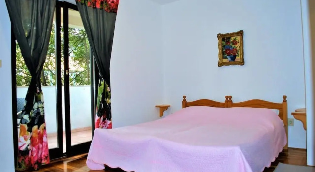 Gaspar, Забронировать Отель Ровинь Rovinj Riviera, рядом с Пляж Шкараба