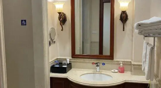 Люкс Deluxe Aohua International Hot Spring Hotel