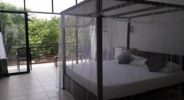 Mahinda Hotel and Restaurant