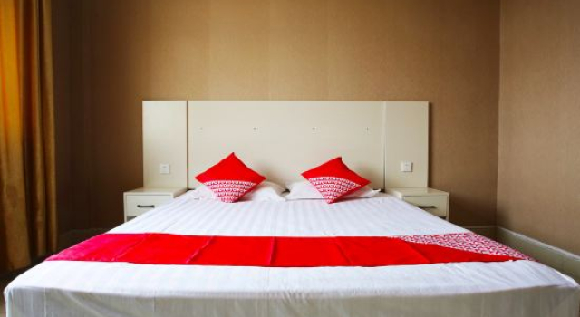 Yi yuan zibo jinniu business hotel