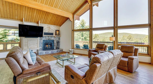 3 Mi to Ski Resort: Spacious Angel Fire Retreat, Varaa Lomakoti Angel Fire 