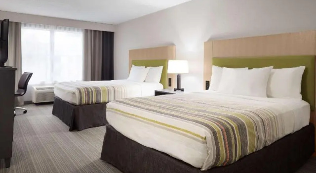 Шестиместный номер Standard Country Inn & Suites by Radisson, Camp Springs Andrews Air Force Base , MD