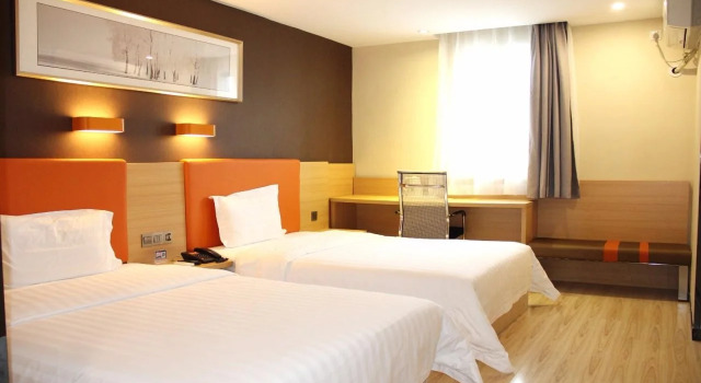 7 Days Inn·Wuzhishan Road, Rezerwuj Hotel Hotele 3-gwiazdkowe w Hainan, 3*