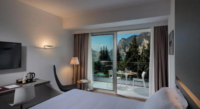 Двухместный номер Deluxe с видом на озеро Курорт Du Lac et Du Parc Grand Resort