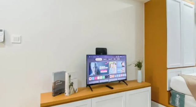 Cozy Living Studio Room At Meikarta Apartment