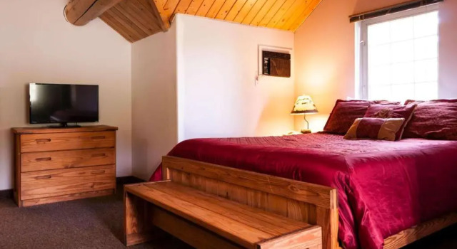 Двухместный номер Deluxe Dodge Peak Lodge