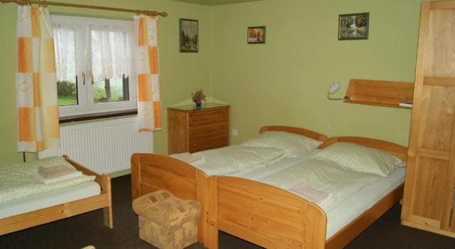 Hotel Kačenka, Book Hotel Hoteller i Kraliky med parkering, Parkering