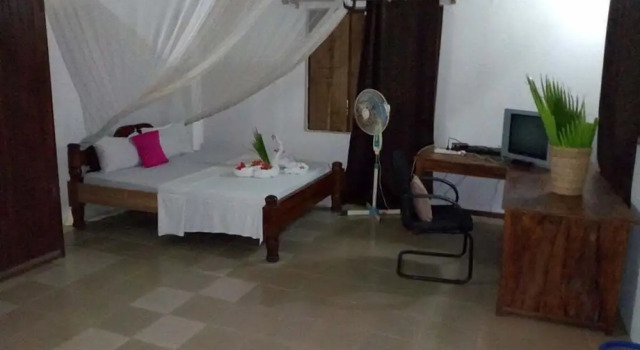 Pakacha Bungalows, Book Hotel Hoteller i Pvani region med parkering, Parkering