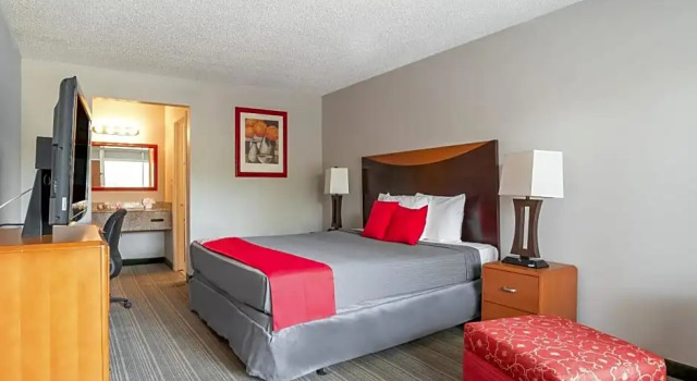 Двухместный люкс Deluxe Hotel Pinellas Park - St. Petersburg North US-19