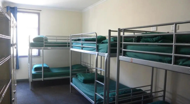 Кровать в общем номере Elizabeth Hostel