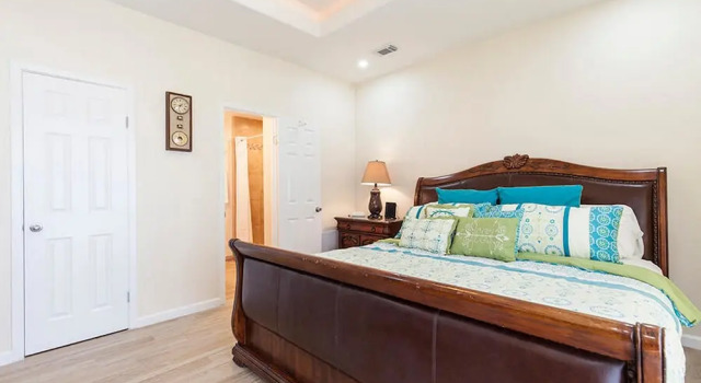 Aquarius Condominium 1001