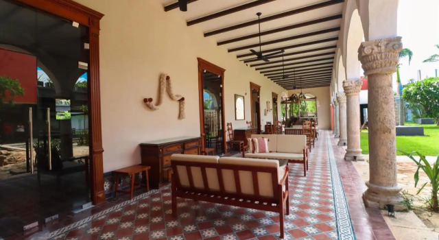 Casa Loreto 1893, Rezerwuj Hotel Hotele w Yucatán z parkingiem, Parking