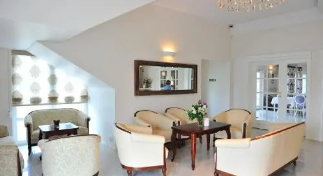 Hotel Biały Dwór, Забронировать Отель Отели Окунинка с парковкой, Парковка
