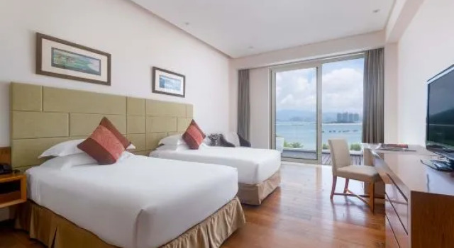 Двухместный номер Superior с балконом и с видом на поле для гольфа Отель Mingshen Golf & Bay Resort Sanya