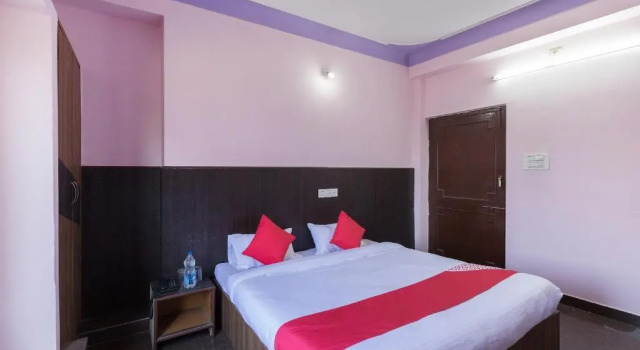 Номер Deluxe OYO 23056 Hotel Utsav