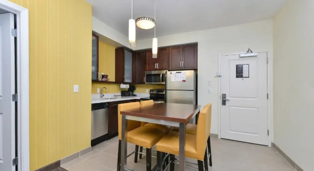 Люкс с 2 комнатами Hampton Inn & Suites Des Moines Downtown