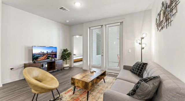 Top Floor 2BR King Beds Suite 8 Min to Downtown, Забронировать Апартаменты/квартира Апартаменты Остина, рядом с Торговый центр The Linc, Апартаменты/квартира