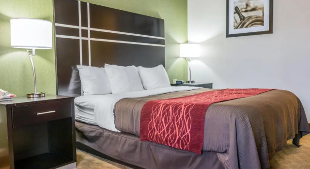 Номер Standard Comfort Inn & Suites Maumee - Toledo I80-90