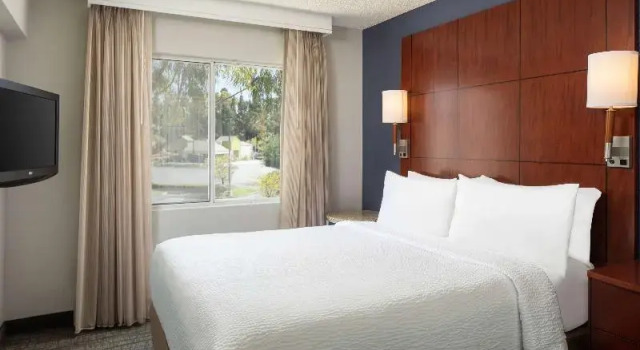 Четырёхместный люкс Sonesta ES Suites Carmel Mountain - San Diego