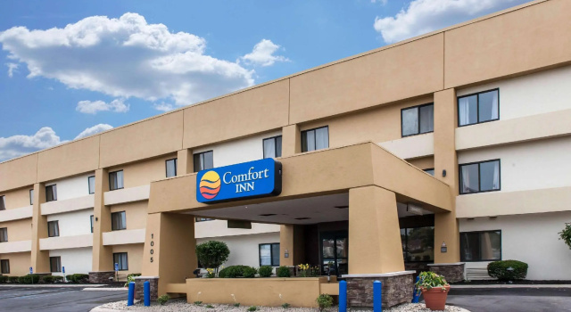 Четырёхместный номер Standard Spark By Hilton Fort Wayne