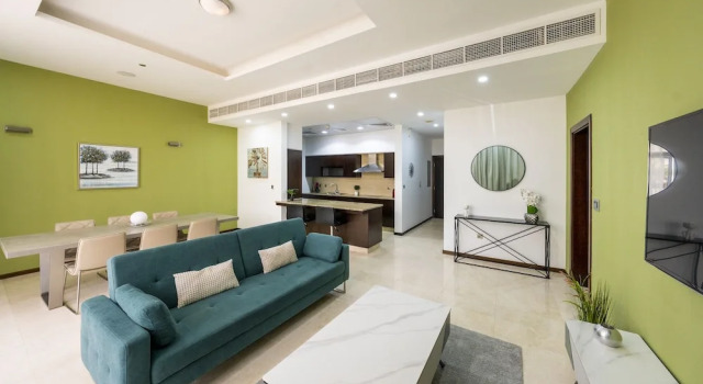 Апартаменты Luxury с балконом Modern beachfront 1BR apartment