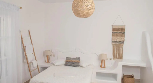 Niriides Boutique Apartments, Забронировать Апартаменты/квартира Отели Куфонисия с парковкой, рядом с Церковь Святого Георга, Парковка