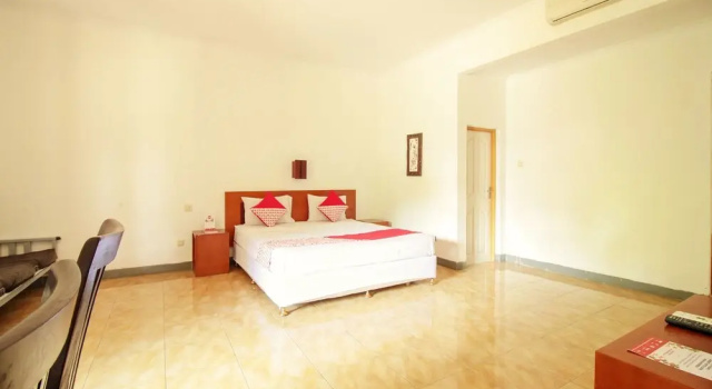 Habitación doble De lujo RedDoorz Plus At Hotel Sofia Pangandaran