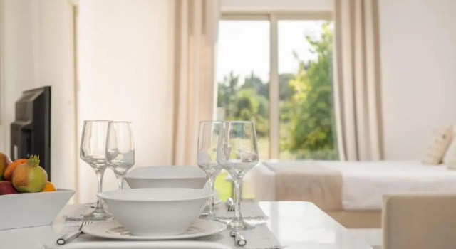 Коттедж c 1 комнатой Issos Beach Villa