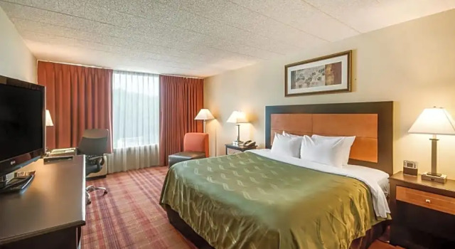 Номер Standard Chester Hotel and Conference Center