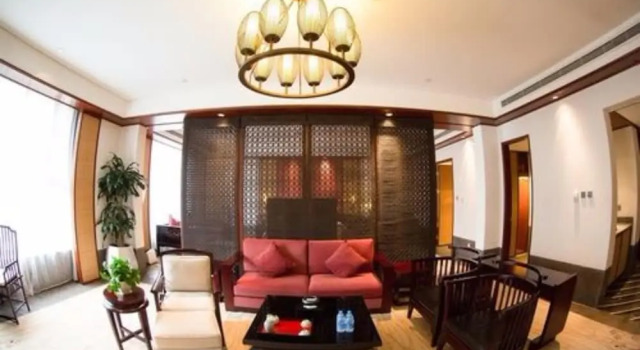 Люкс Ovation Seven-Cultivation Hotel