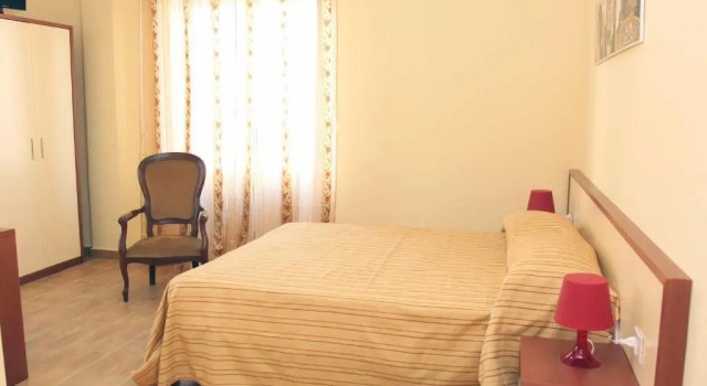 La Regina del Sole, Book Hotel Reggio di Calabria Calabria