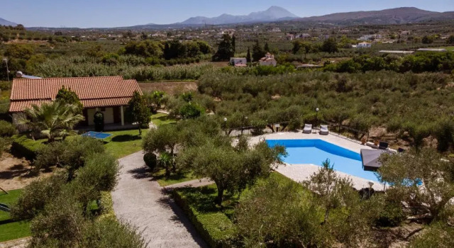 Вилла Lefkothea Villas with Large Pool, BBQ & Playground