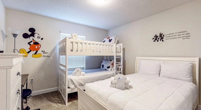 Inviting Home Near Theme Parks With Private Heated Pool, Lanai, Patio & W/D, Book Feriehus Villaer i Florida, Villa
