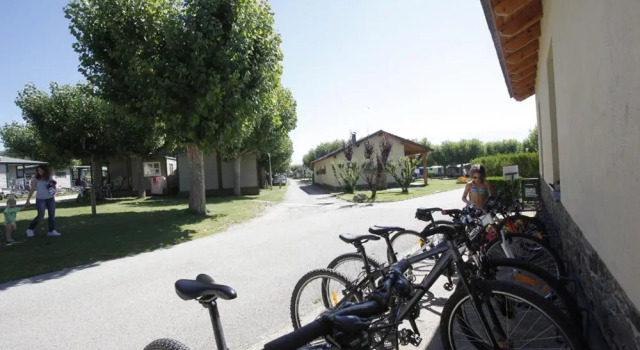 Bungalows Pirineus, Забронировать Отель Гильс-де-Серданья Baixa Cerdanya