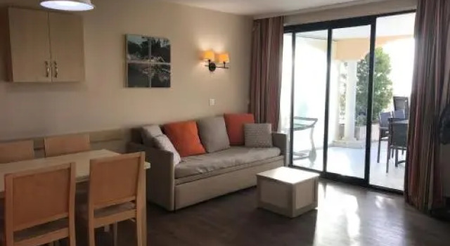 2/3 Pièces, Vue Mer Et Piscine