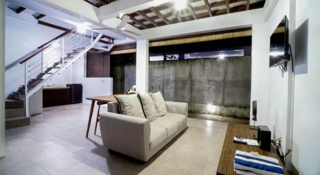 Вилла The Lumbung Wood Villa
