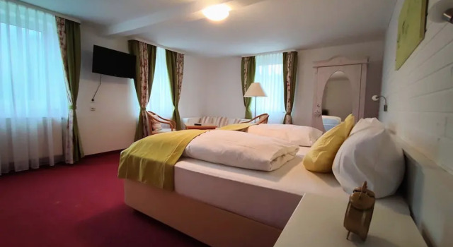 Room in Guest Room - Pension Forelle - Double Room No01, Reserva ahora Hostal o pensión Hoteles en Baden-Wurtemberg con aparcamiento, Aparcamiento