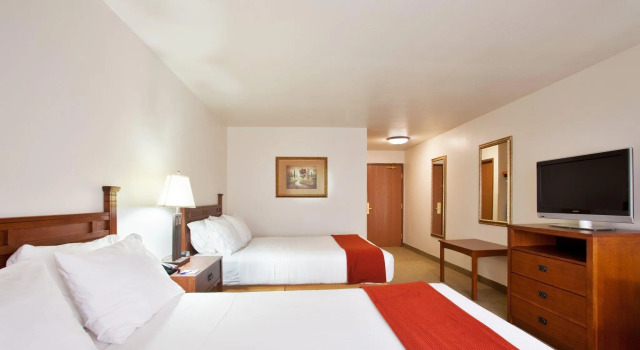 Двухместный номер Standard Holiday Inn Express Hotel & Suites Mattoon by IHG