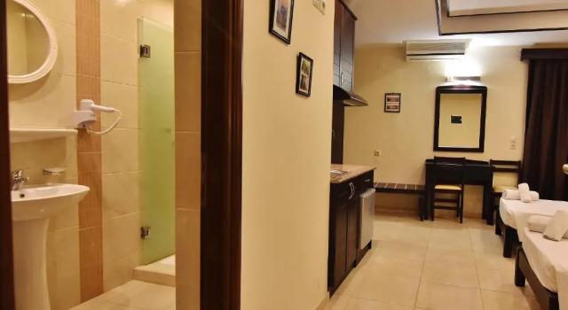 Трёхместная студия Standard 24 Seven Boutique Hotel