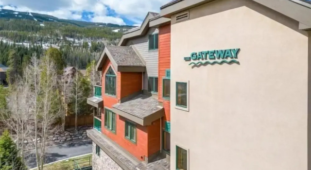 4 Bedroom Condo at Gateway Lodge Near Mountain House Base