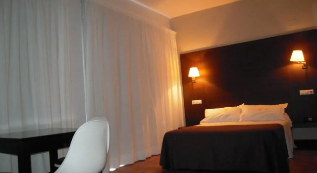 Двухместный номер Hotel Mendez Nuñez