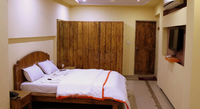 Hotel Orange Inn, Rezervovat Hotel Hotely v Gujarat s parkováním, Parkování