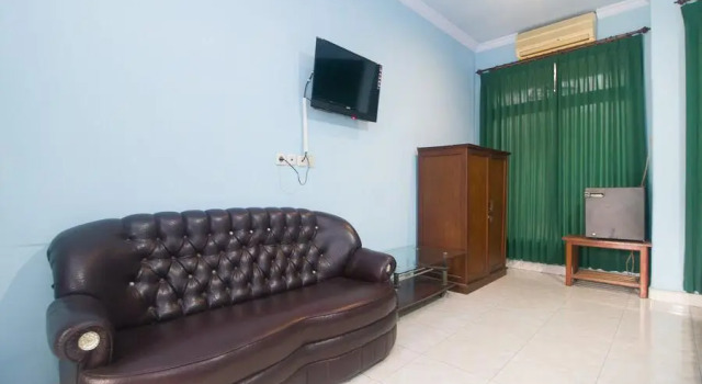 RedDoorz near Bojonegoro Train Station, Réserver Maison d'hôtes Bojonegoro 