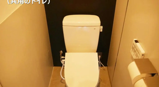 Кровать в общем номере (мужской номер) J-Hoppers Lake Biwa Guesthouse