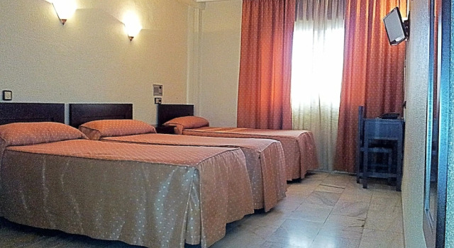 Трёхместный номер Classic Hotel Averroes