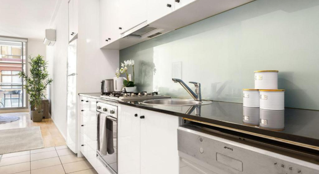 Апартаменты A Modern & Stylish Studio Next to Darling Harbour