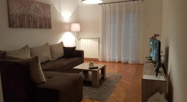 Apartments Spring, Buchen Sie Ferienwohnung Čačak 