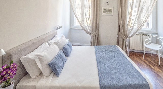 Little Queen Relais, Забронировать Отель «постель и завтрак» Пантеон Рим, рядом с Уста истины