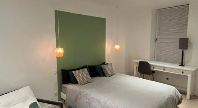 Nouveau Superbe Grand T2 Centre Ville, Book Hotel Hoteller i Pertuis med parkering, Parkering