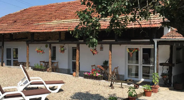 Sunflower Guest House, Rezervovat Penzión Hotely v Arbanasi s parkováním, Parkování